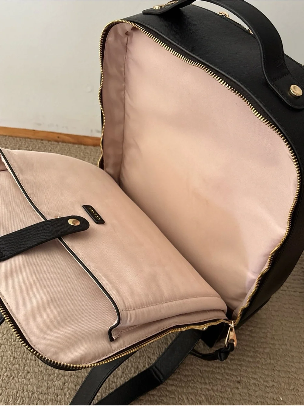 CALPAK Kaya black faux leather laptop 15” whipstitch trim travel EUC